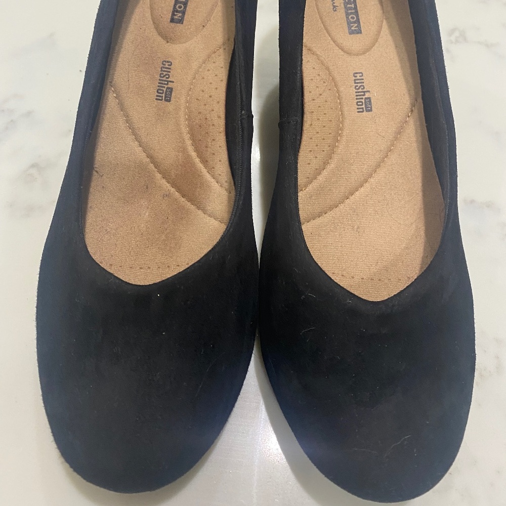 Clarks black suede Flores Tulip 8.5 wide wedge